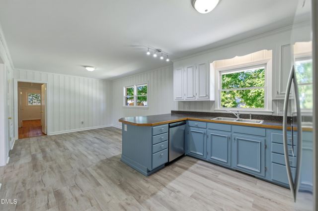 209 N Wilkins Road, Haw River, NC 27258