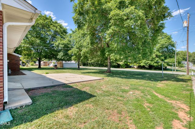 209 N Wilkins Road, Haw River, NC 27258
