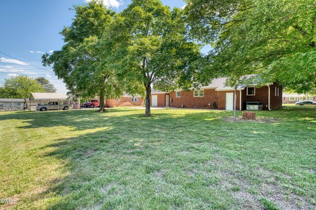 209 N Wilkins Road, Haw River, NC 27258
