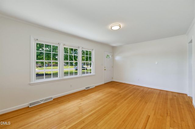 209 N Wilkins Road, Haw River, NC 27258