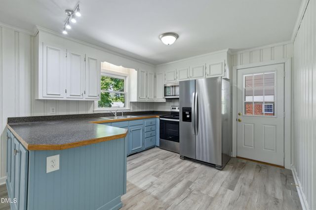 209 N Wilkins Road, Haw River, NC 27258