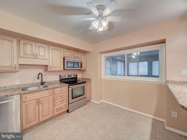 9315 LEES RIDGE RD, Warrenton, VA 20186