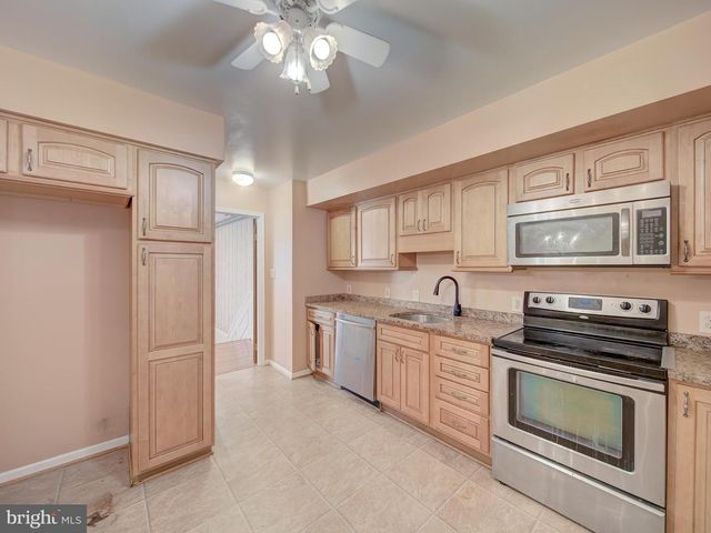 9315 LEES RIDGE RD, Warrenton, VA 20186