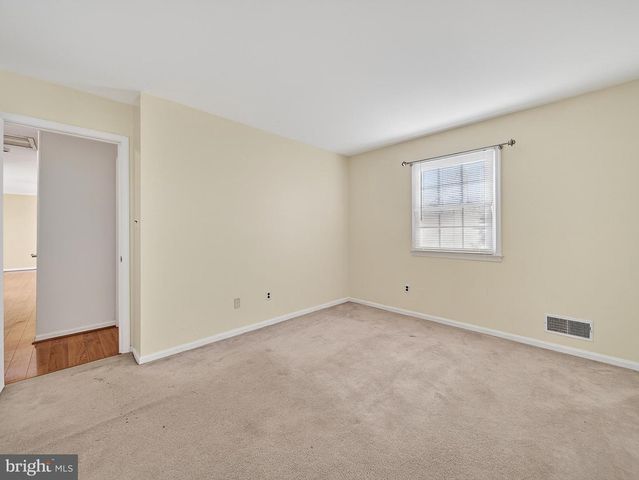 9315 LEES RIDGE RD, Warrenton, VA 20186