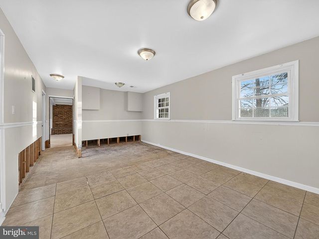 9315 LEES RIDGE RD, Warrenton, VA 20186