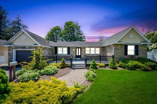18 briggs Street, Hicksville, NY 11801