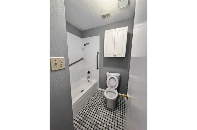 3207 Forest Creek Drive, Fort Worth, TX 76123