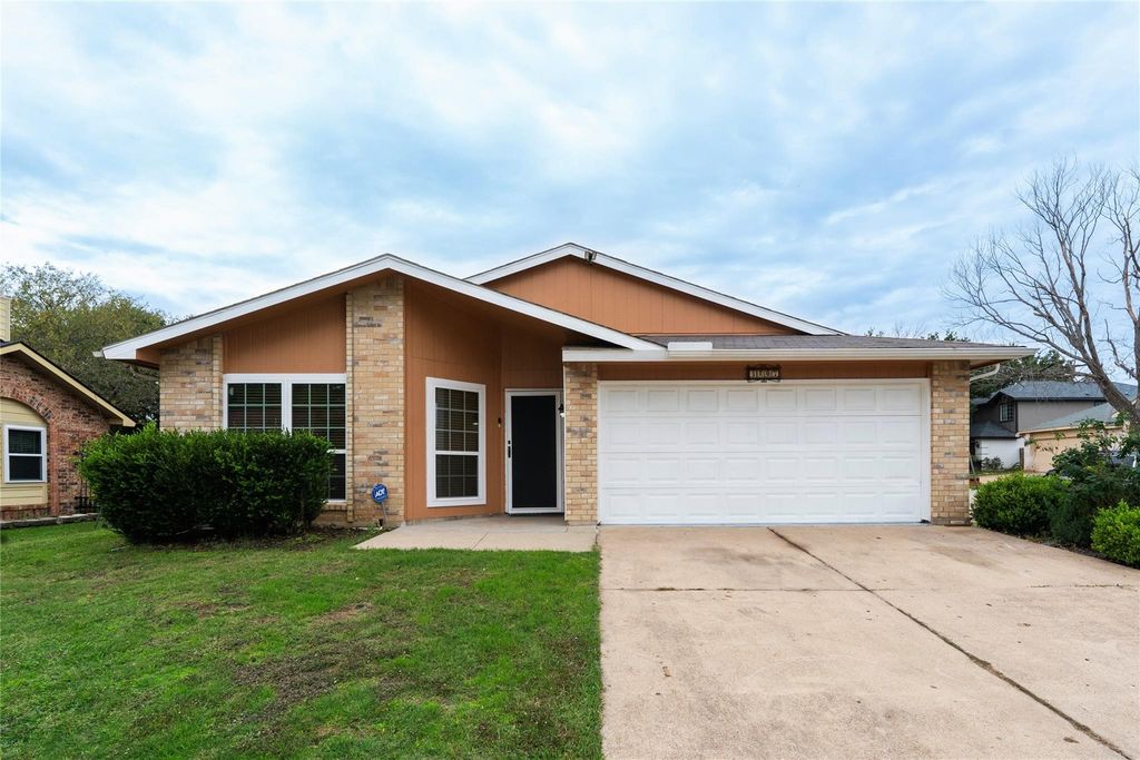 3207 Forest Creek Drive, Fort Worth, TX 76123