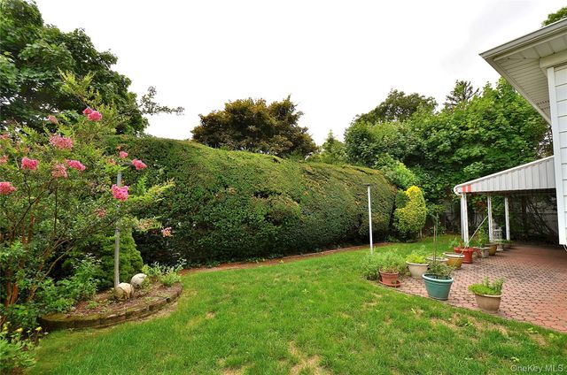 786 E Carl Avenue, Baldwin, NY 11510