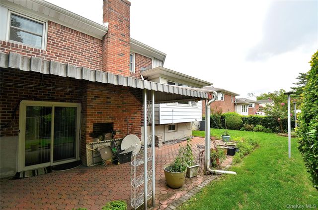 786 E Carl Avenue, Baldwin, NY 11510