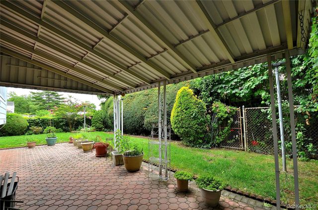 786 E Carl Avenue, Baldwin, NY 11510