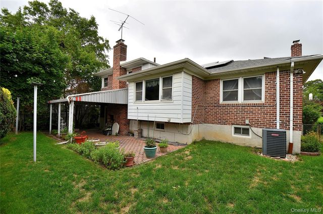 786 E Carl Avenue, Baldwin, NY 11510