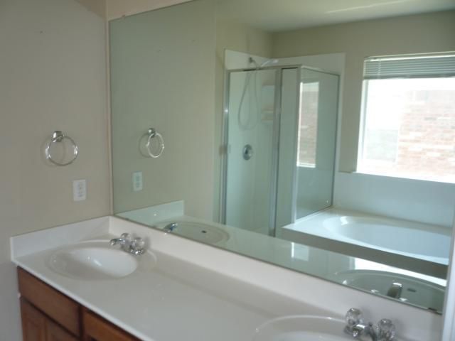 102 Aguilar DR, Hutto, TX 78634