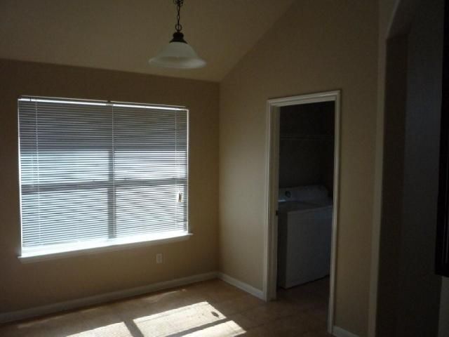 102 Aguilar DR, Hutto, TX 78634
