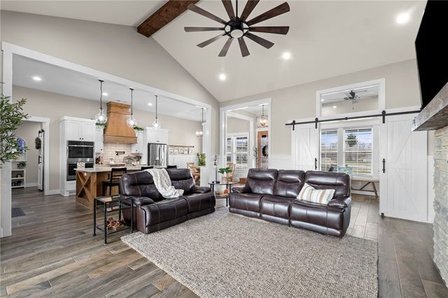 717-719 Evening Star Road, Bentonville, AR 72713