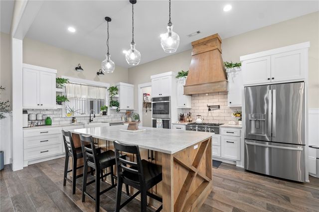 717-719 Evening Star Road, Bentonville, AR 72713