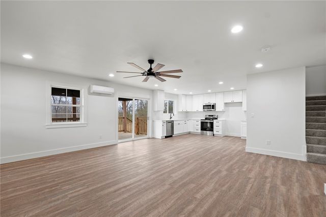 717-719 Evening Star Road, Bentonville, AR 72713