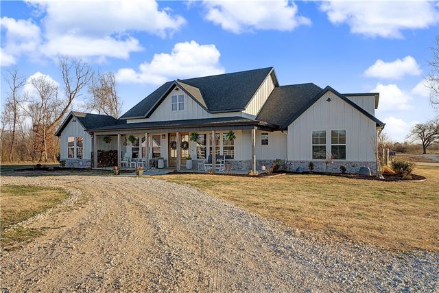 717-719 Evening Star Road, Bentonville, AR 72713