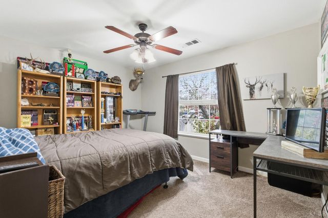 952 Meadow View Road, Hanford, CA 93230