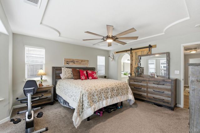 952 Meadow View Road, Hanford, CA 93230