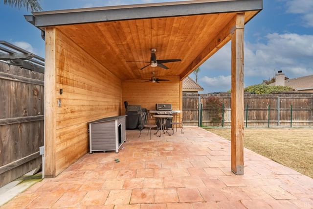 952 Meadow View Road, Hanford, CA 93230