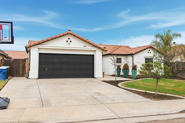 952 Meadow View Road, Hanford, CA 93230