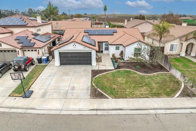 952 Meadow View Road, Hanford, CA 93230