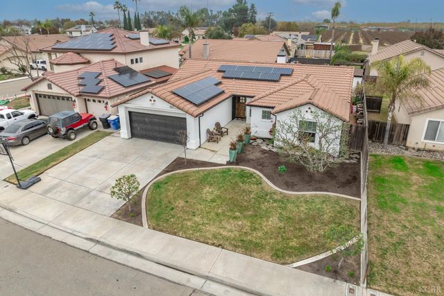 952 Meadow View Road, Hanford, CA 93230