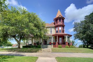 1105 Palo Pinto Street, Weatherford, TX 76086