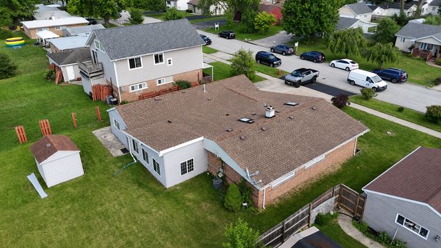 7826 W 98th Place, Hickory Hills, IL 60457