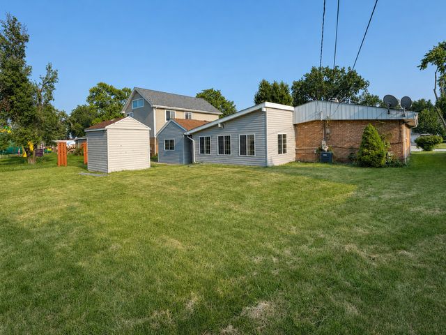 7826 W 98th Place, Hickory Hills, IL 60457