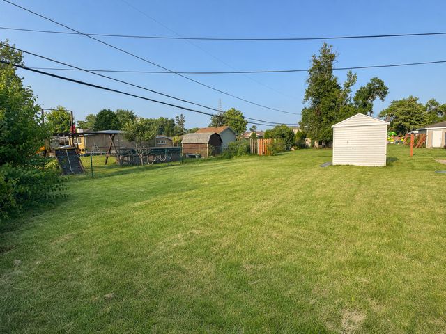 7826 W 98th Place, Hickory Hills, IL 60457