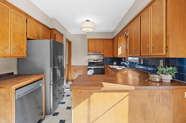 2244 PREBLE AVENUE, Green Bay, WI 54302