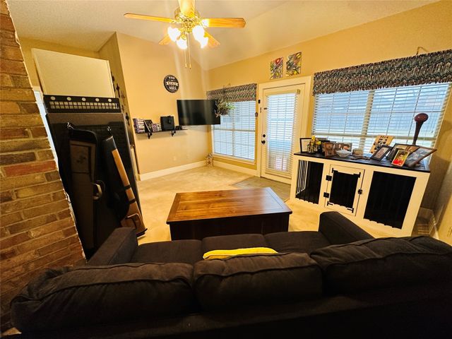 1925 N Collegiate Drive, Paris, TX 75462