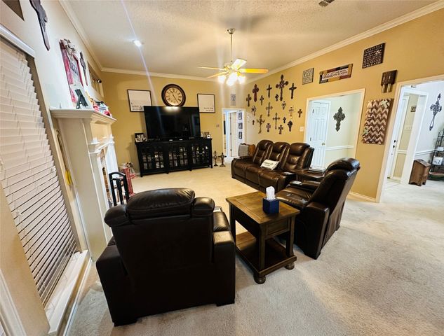 1925 N Collegiate Drive, Paris, TX 75462