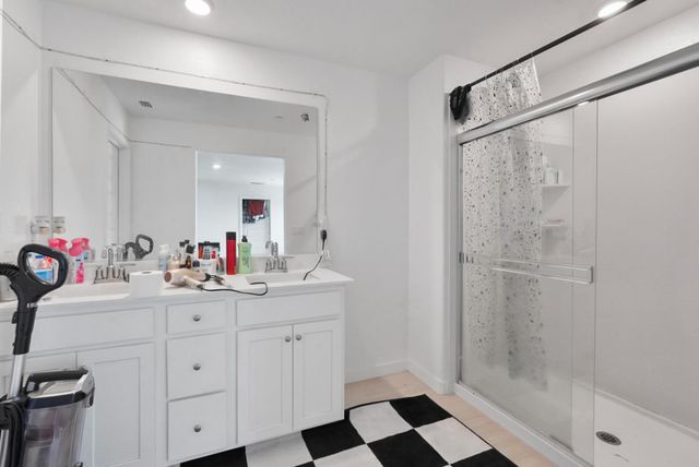 7041 Overlook Way, Stockton, CA 95219