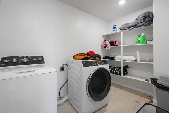 7041 Overlook Way, Stockton, CA 95219