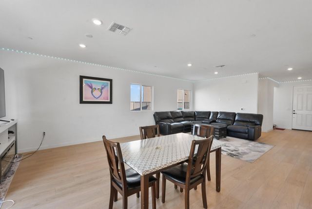 7041 Overlook Way, Stockton, CA 95219