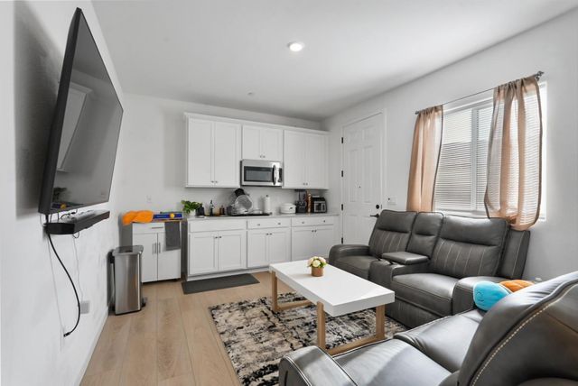 7041 Overlook Way, Stockton, CA 95219