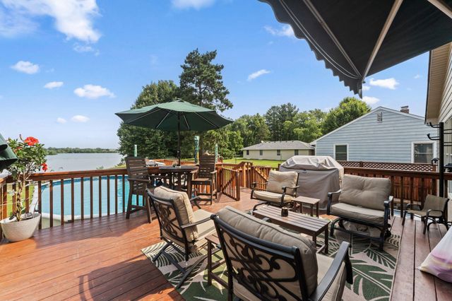 1911 County Road F E, White Bear Lake, MN 55110