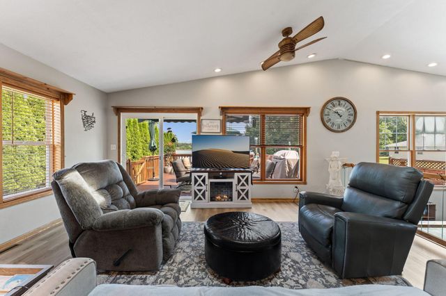 1911 County Road F E, White Bear Lake, MN 55110