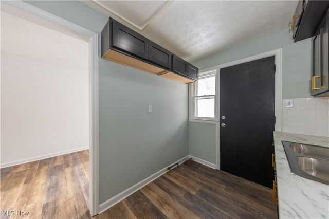 21610 Crystal Avenue, Euclid, OH 44123