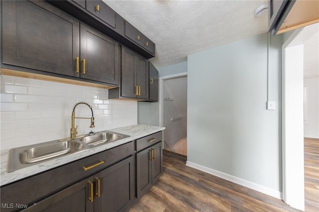 21610 Crystal Avenue, Euclid, OH 44123