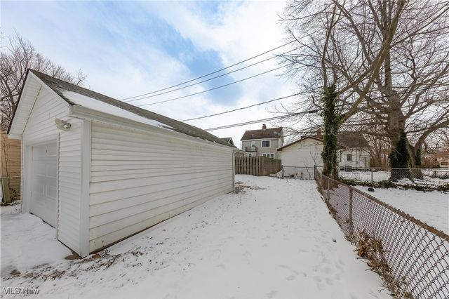 21610 Crystal Avenue, Euclid, OH 44123