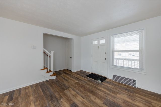 21610 Crystal Avenue, Euclid, OH 44123