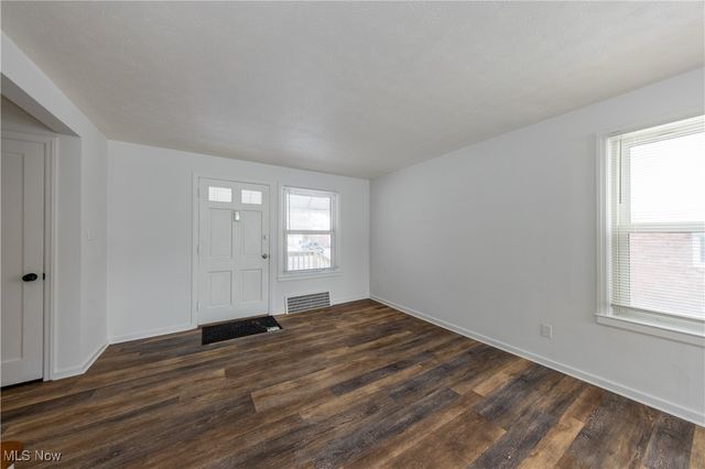 21610 Crystal Avenue, Euclid, OH 44123