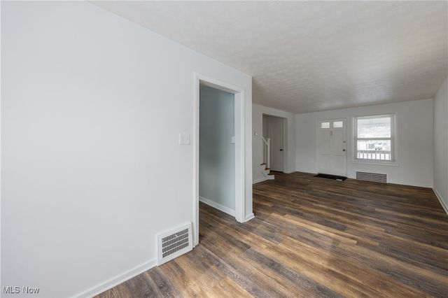 21610 Crystal Avenue, Euclid, OH 44123