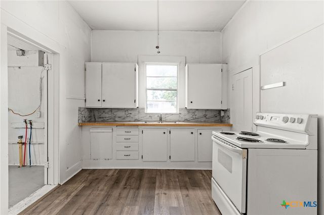 102 S Western Avenue, Lampasas, TX 76550