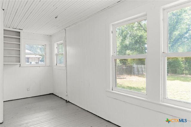 102 S Western Avenue, Lampasas, TX 76550