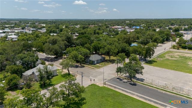 102 S Western Avenue, Lampasas, TX 76550